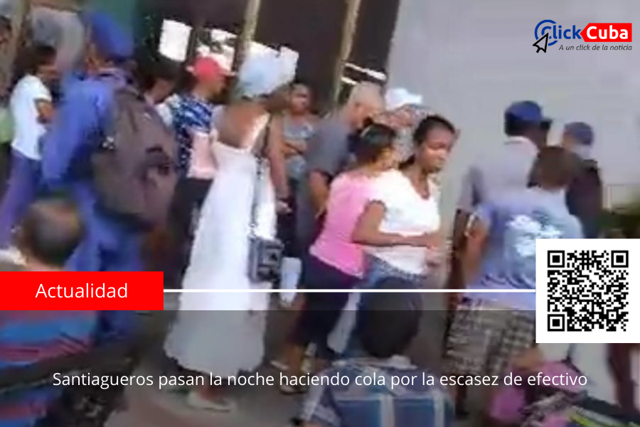 Santiagueros pasan la noche haciendo cola por la escasez de&nbsp;efectivo